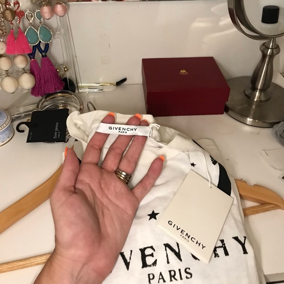 Givenchy Gemini Printed Oversized Tee - Picture 5 of 7